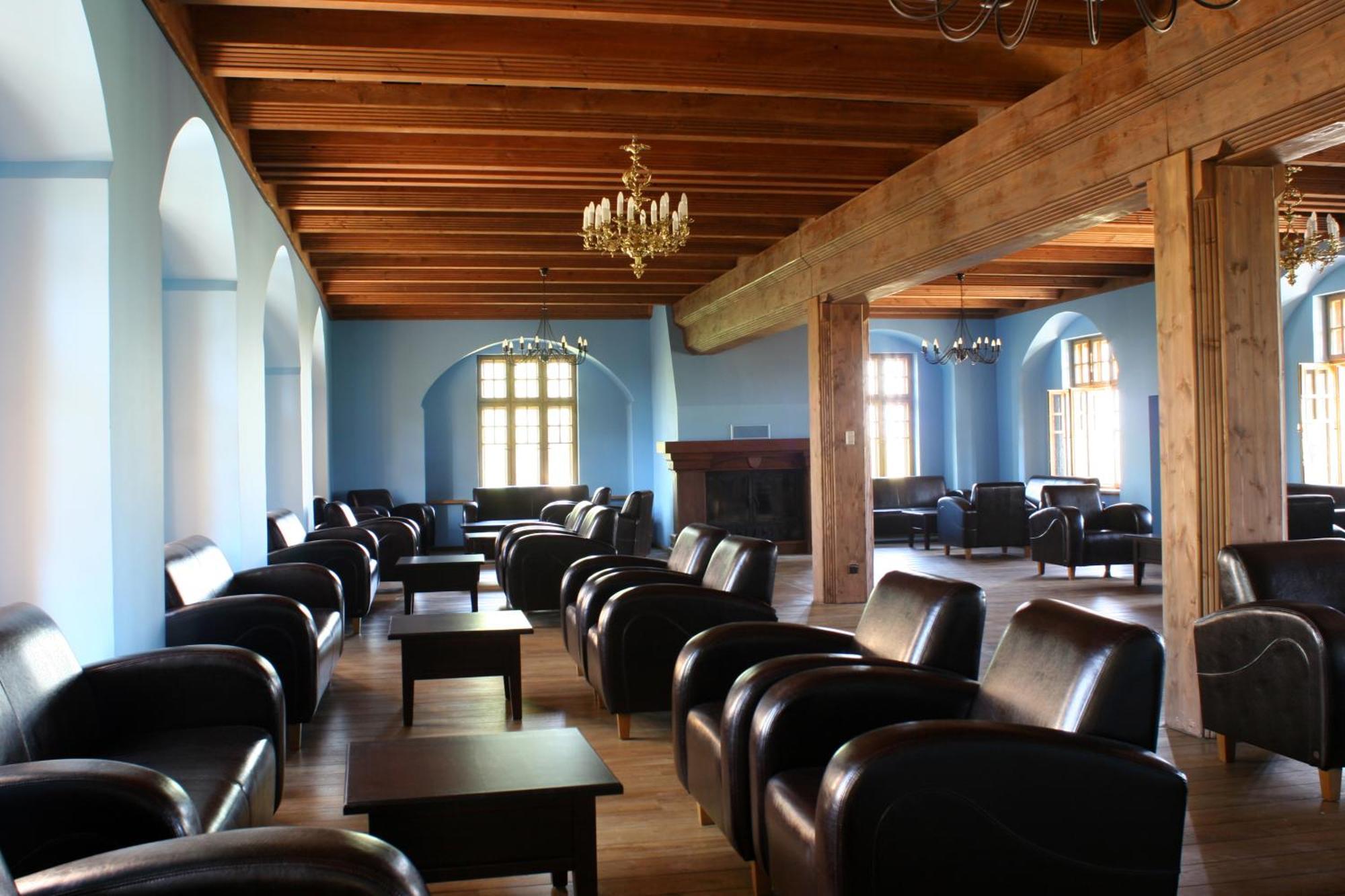 Klasztor Cedynia Hotel Екстериор снимка