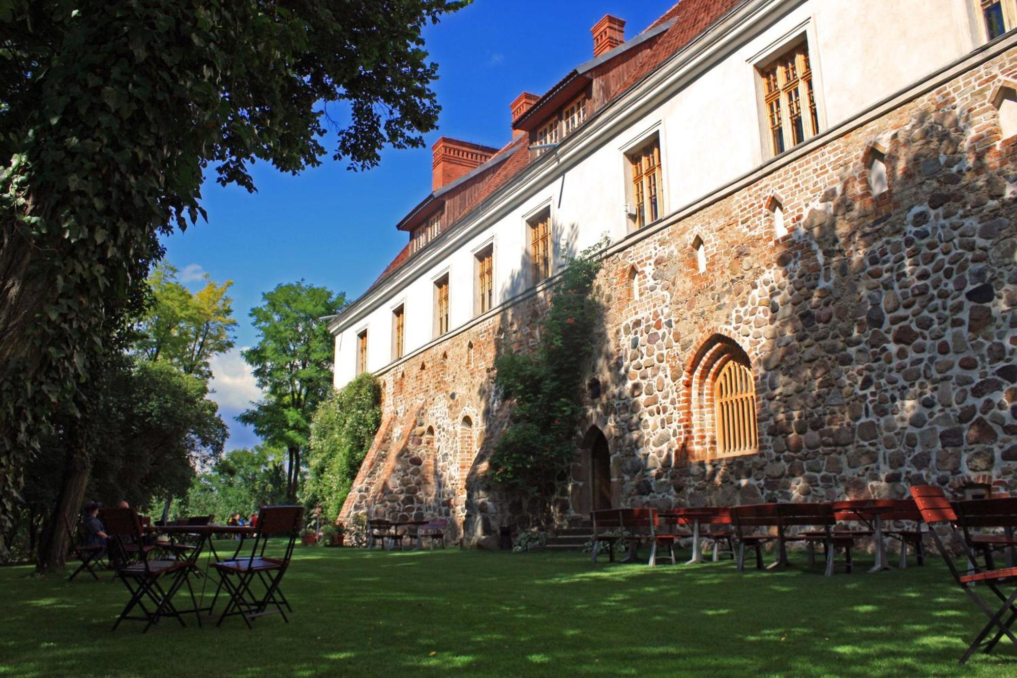 Klasztor Cedynia Hotel Екстериор снимка