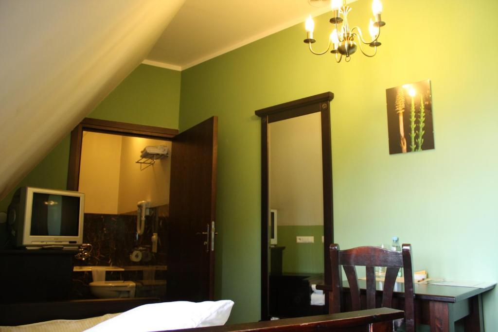Klasztor Cedynia Hotel Стая снимка